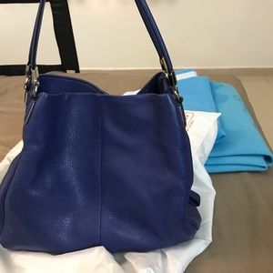 Coach phoebe small in lacquer blue